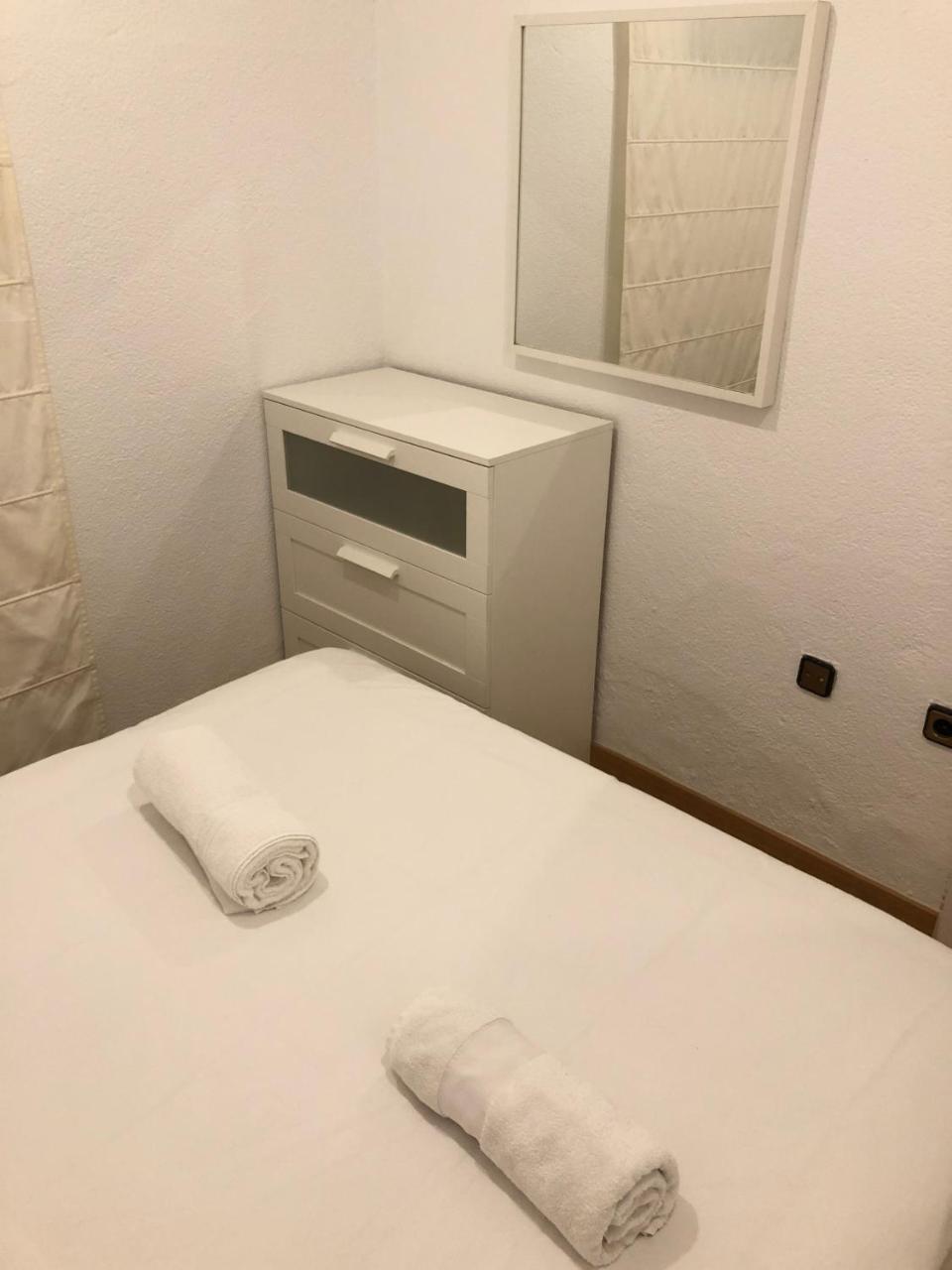 New! Apartment In Sarria Near Metro Barcelona Kültér fotó